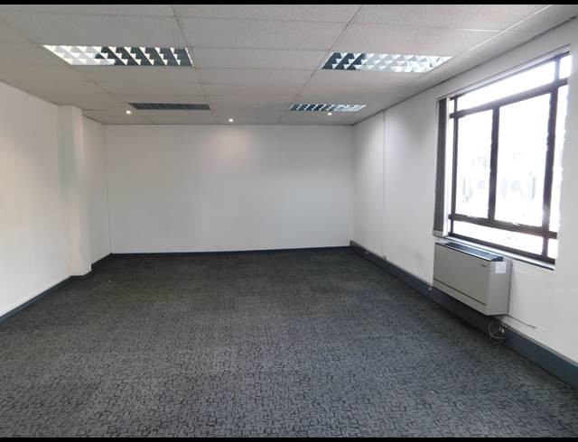 60M² OFFICE TO LET IN HYDE PARK